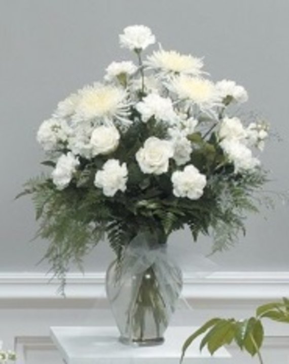 White Tribute Vase *